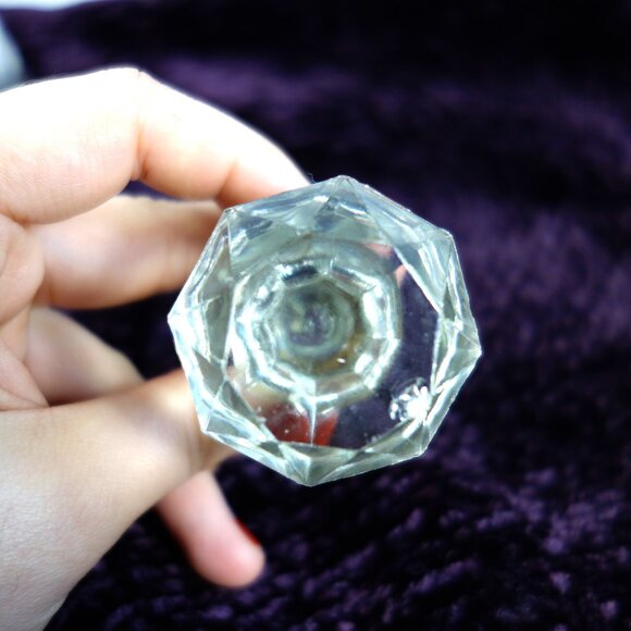 [Vintage] Clear Glass Grape Pattern Wine Decanter - Picture 10 of 11